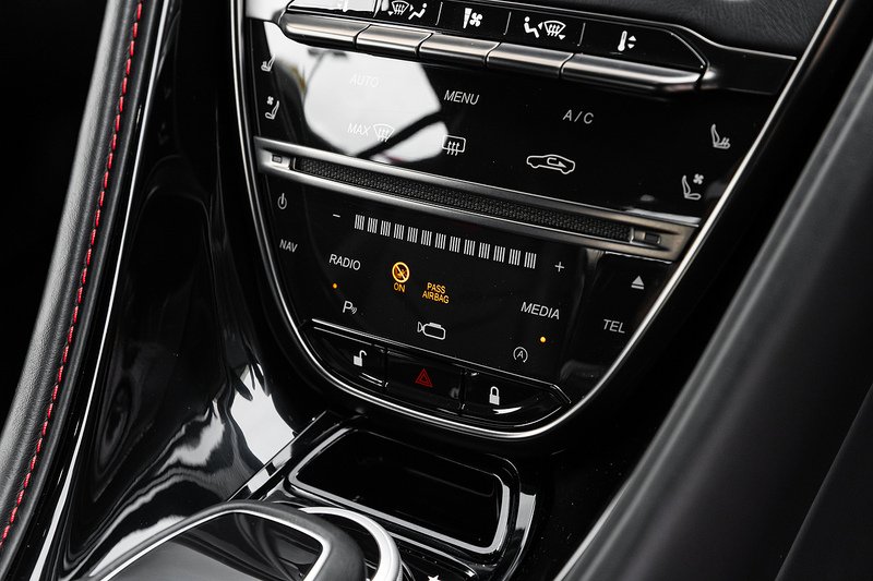 Used Aston Martin DBS 2019 for sale - 76450355: Photo 19