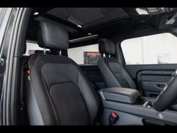Used Land Rover Defender 90 2022 for sale - 74289900: Photo