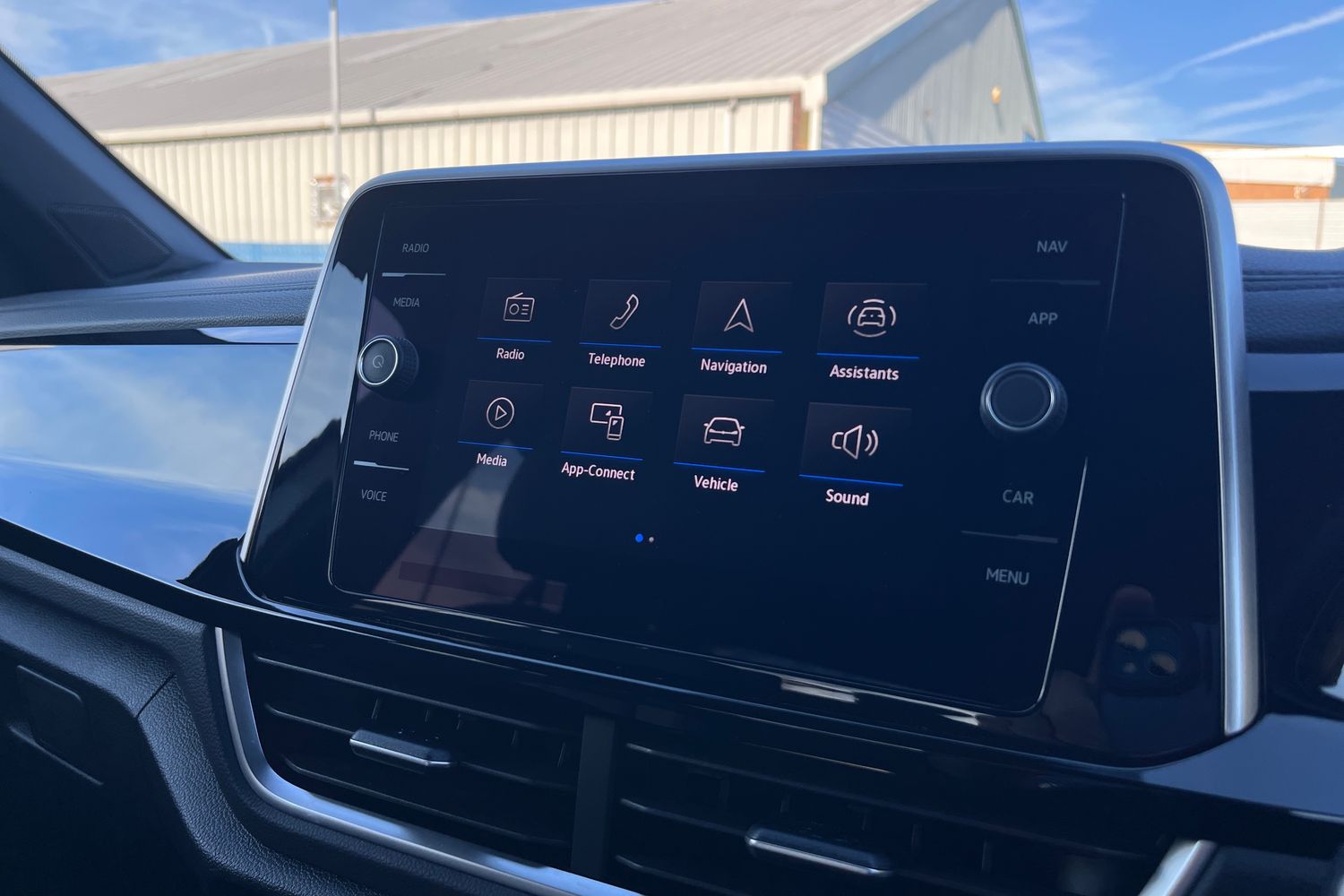 Used Volkswagen T-Roc 2023 for sale - 77725093: Photo 11