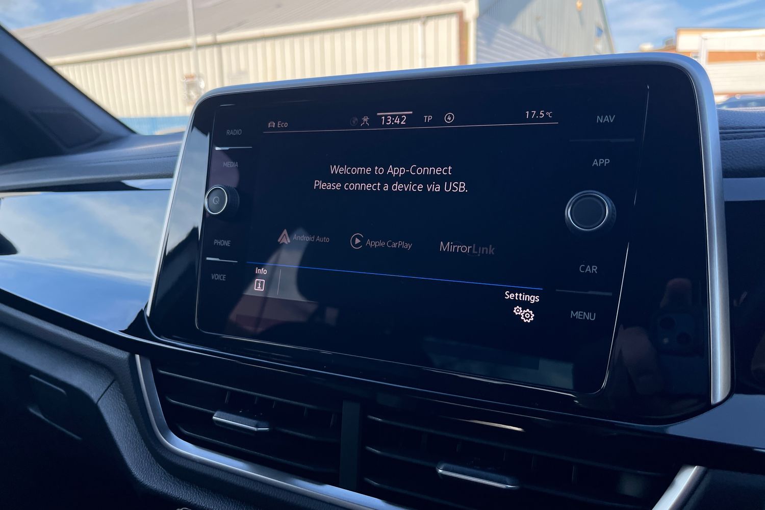 Used Volkswagen T-Roc 2023 for sale - 77725093: Photo 14