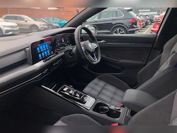 Used Volkswagen Golf 2024 for sale - 76176076: Photo 2