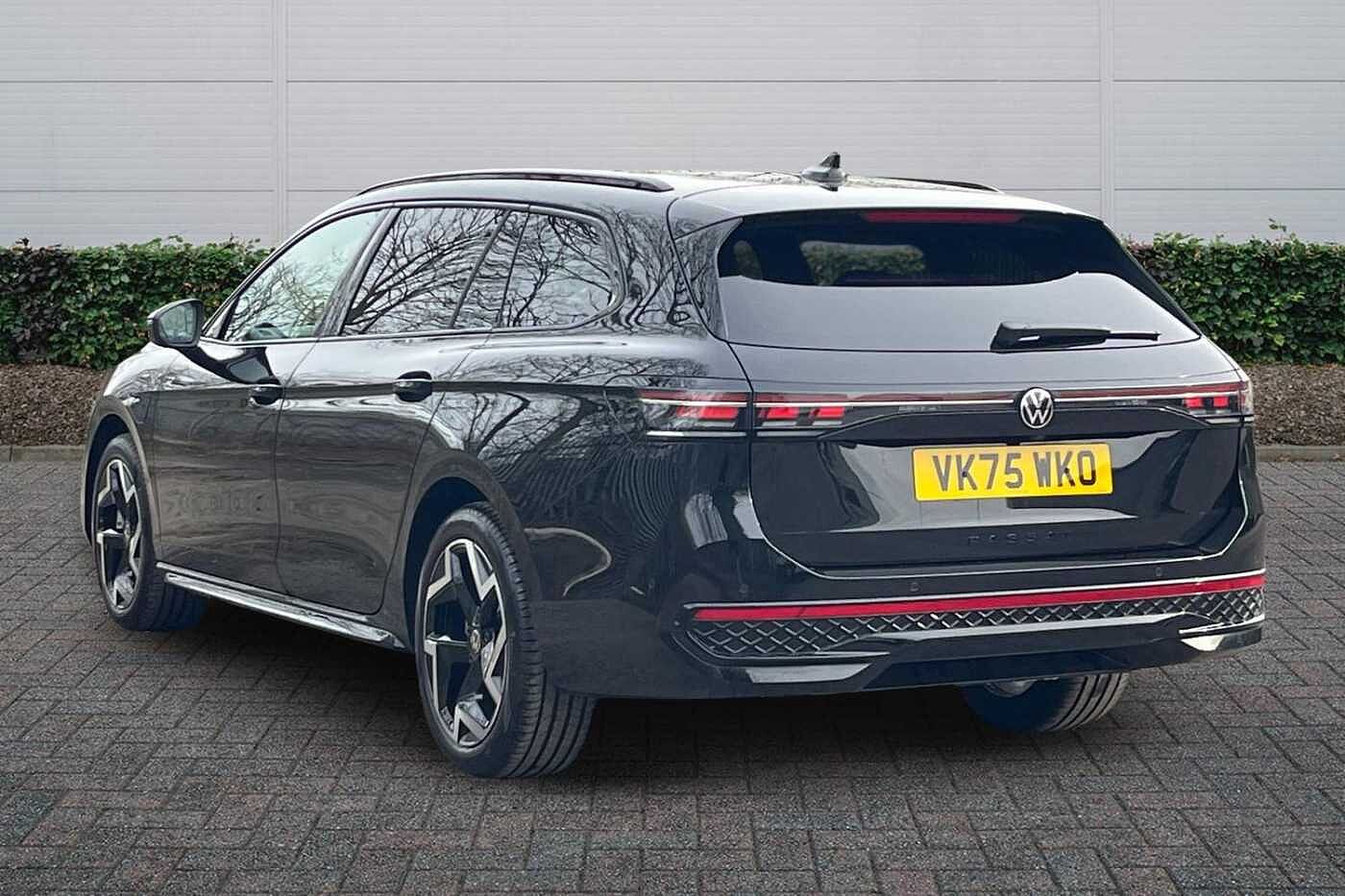 Used Volkswagen Passat 2025 for sale - 77176929: Photo 3