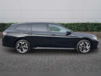 Used Volkswagen Passat 2025 for sale - 77176929: Photo