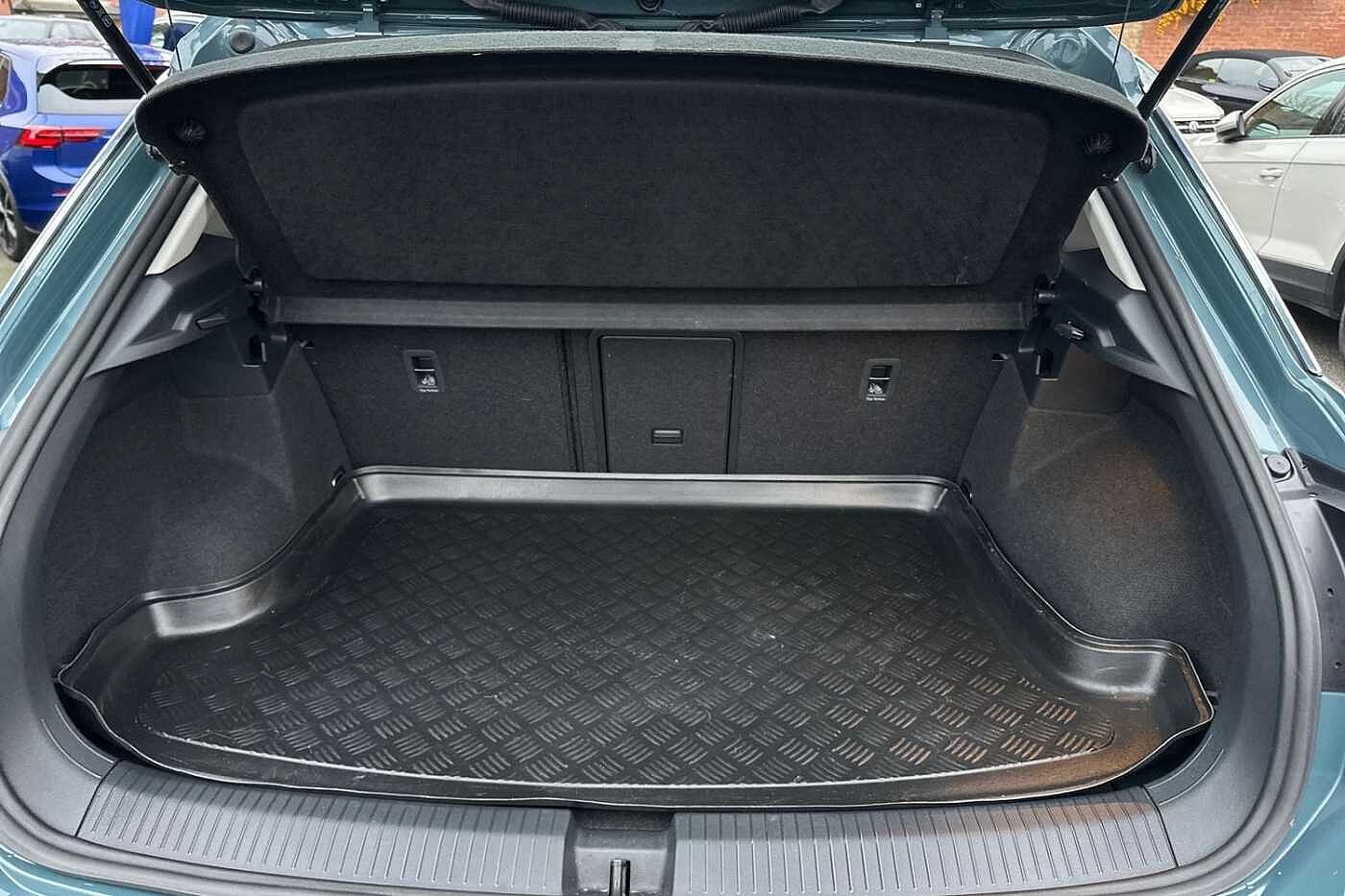 Used Volkswagen T-Roc 2023 for sale - 77176565: Photo 11