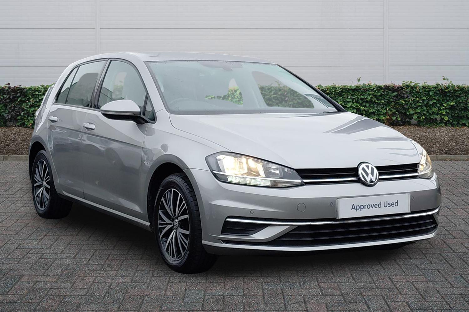 Used Volkswagen Golf 2018 for sale - 76837781: Photo 1
