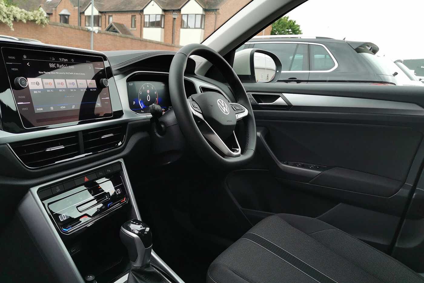 Used Volkswagen T-Roc 2025 for sale - 76110678: Photo 2