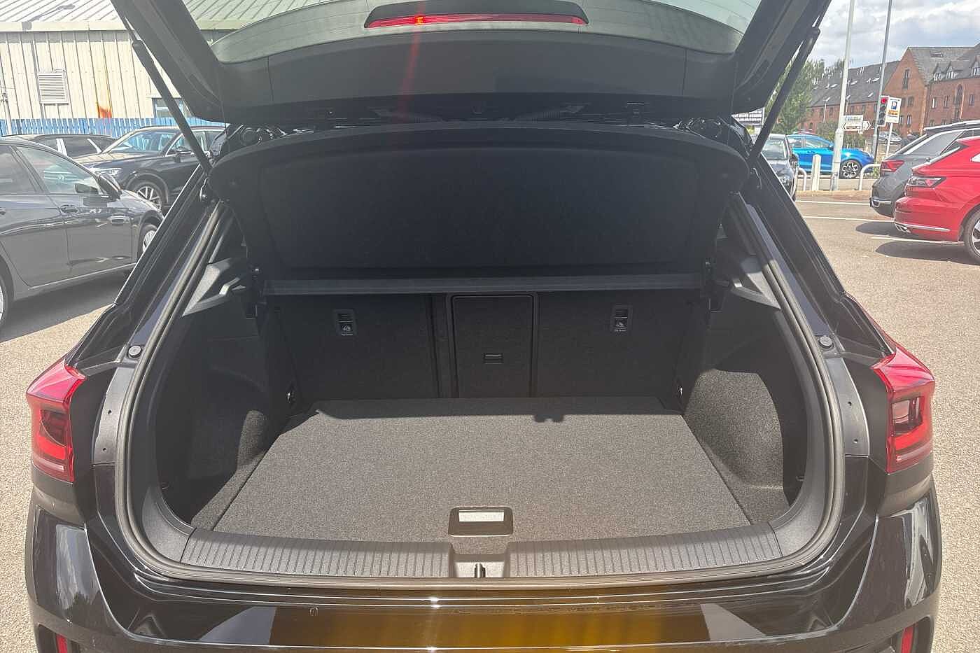 Used Volkswagen T-Roc 2025 for sale - 76111115: Photo 12