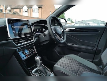 Used Volkswagen T-Roc 2025 for sale - 76111100: Photo 2