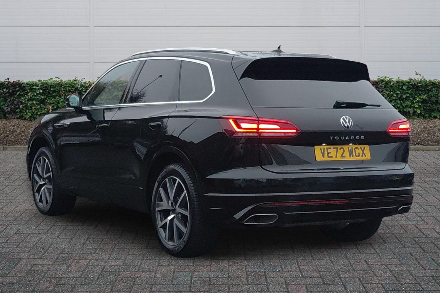 Used Volkswagen Touareg 2023 for sale - 76670964: Photo 2