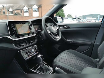 Used Volkswagen T-Cross 2025 for sale - 76110597: Photo 2