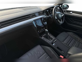 Used Volkswagen Passat 2023 for sale - 76837645: Photo