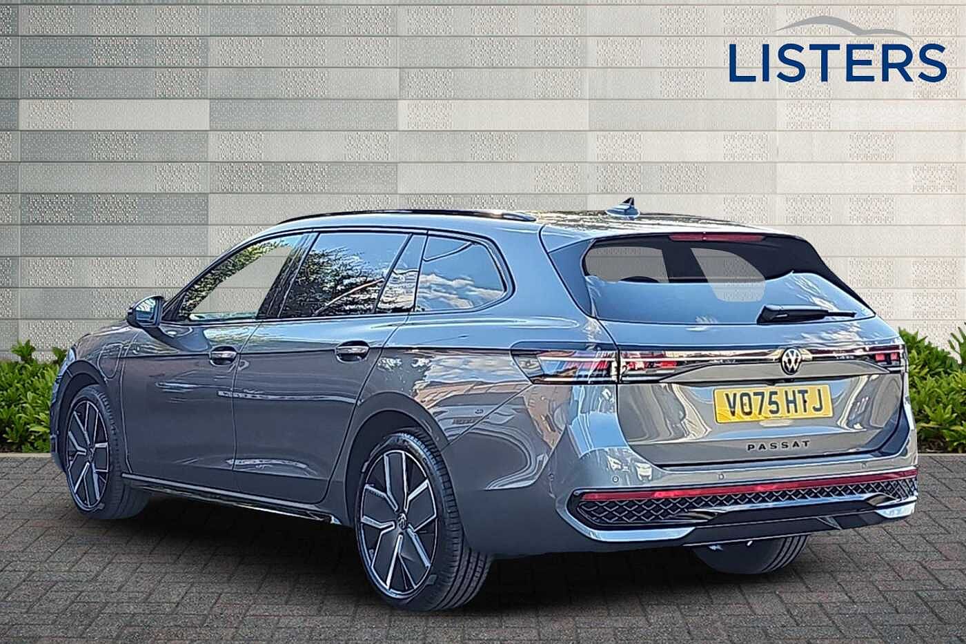 Used Volkswagen Passat 2025 for sale - 77176767: Photo 3