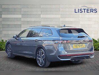 Used Volkswagen Passat 2025 for sale - 77176767: Photo