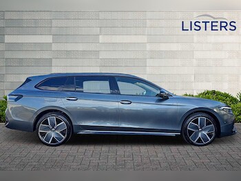 Used Volkswagen Passat 2025 for sale - 77176767: Photo