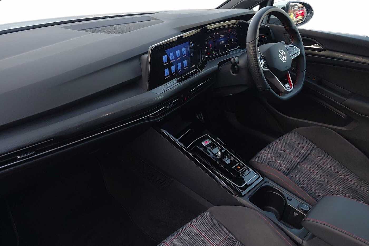 Used Volkswagen Golf 2023 for sale - 76500910: Photo 2