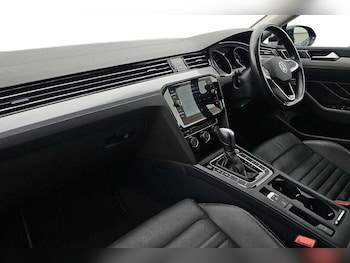 Used Volkswagen Passat 2021 for sale - 76111184: Photo 2