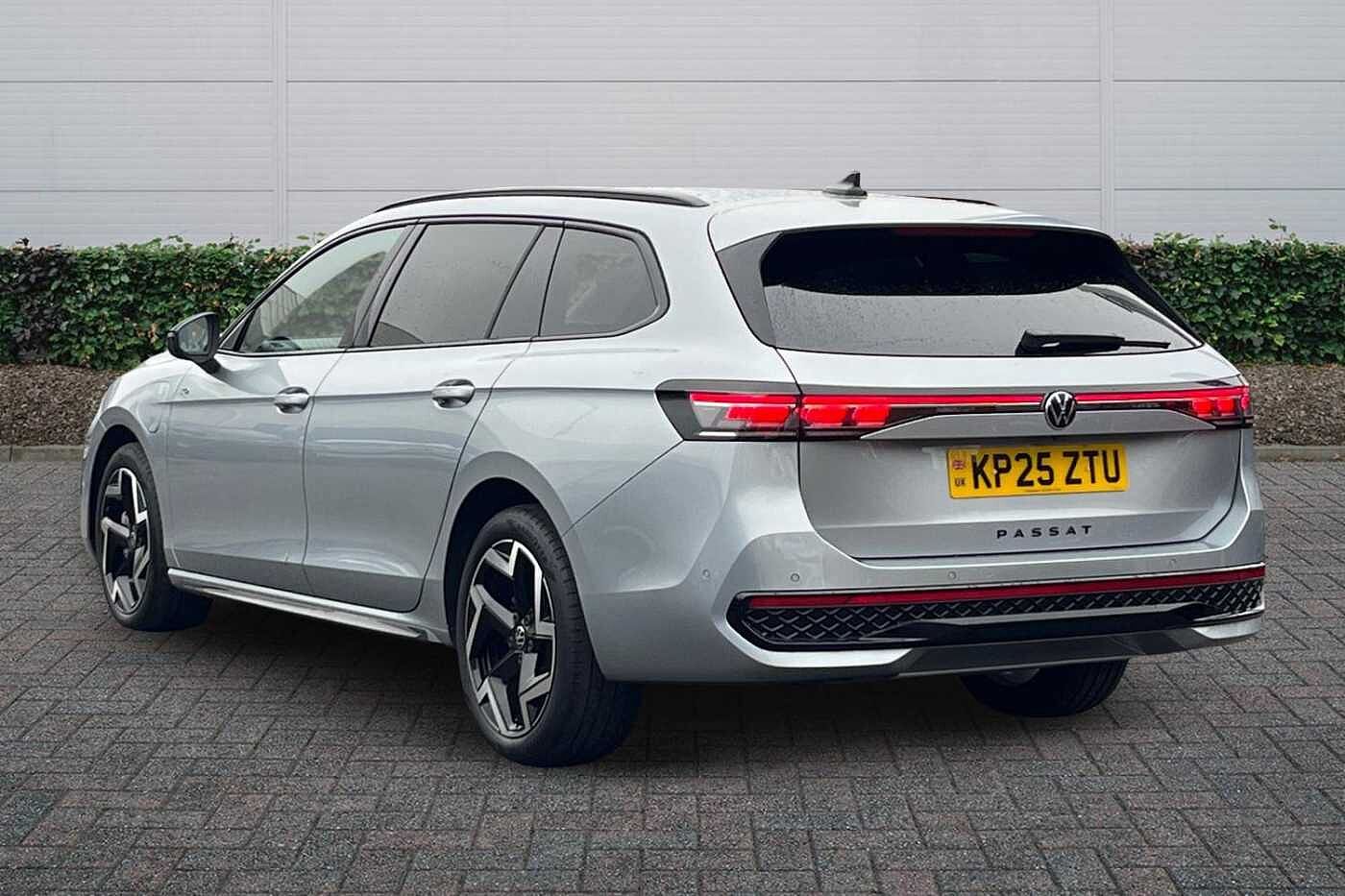 Used Volkswagen Passat 2025 for sale - 77157570: Photo 3