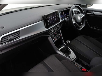 Used Volkswagen T-Roc 2023 for sale - 76372353: Photo