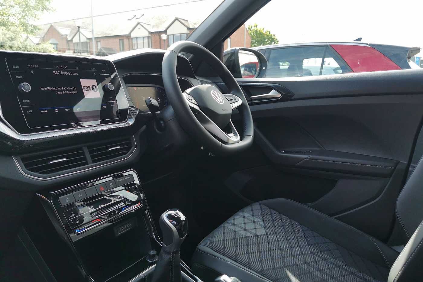 Used Volkswagen T-Cross 2025 for sale - 76110715: Photo 2