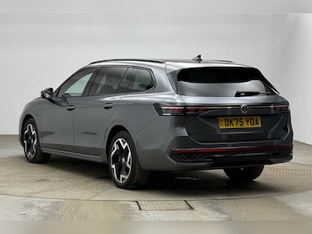 Used Volkswagen Passat 2025 for sale - 78215666: Photo