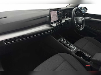 Used Volkswagen Golf 2024 for sale - 77910679: Photo