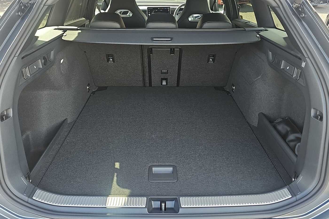Used Volkswagen Passat 2025 for sale - 76123945: Photo 11