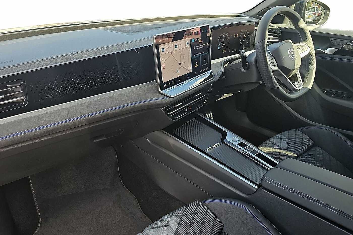 Used Volkswagen Passat 2025 for sale - 76123945: Photo 2