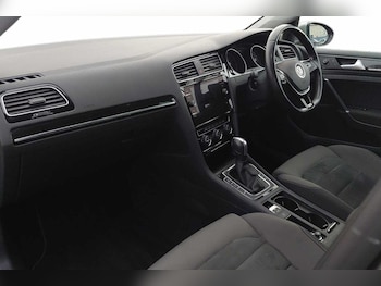 Used Volkswagen Golf 2020 for sale - 76563197: Photo