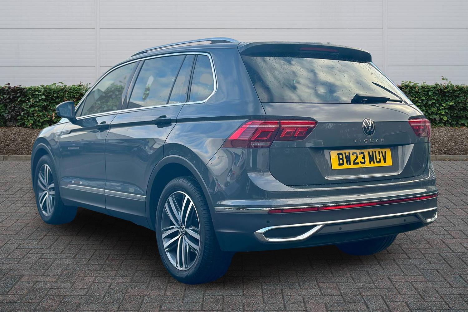 Used Volkswagen Tiguan 2023 for sale - 77052425: Photo 2