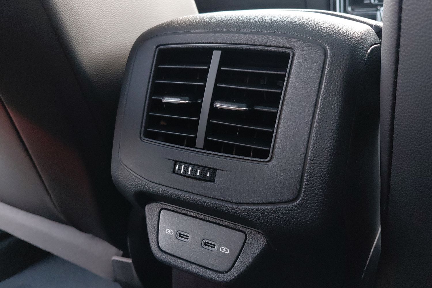 Used Volkswagen T-Roc 2025 for sale - 76176045: Photo 21