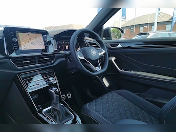 Used Volkswagen T-Roc 2025 for sale - 76111069: Photo 2