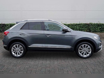 Used Volkswagen T-Roc 2025 for sale - 77177441: Photo
