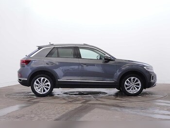 Used Volkswagen T-Roc 2024 for sale - 78418247: Photo