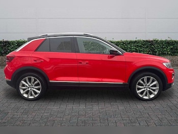 Used Volkswagen T-Roc 2019 for sale - 77627049: Photo