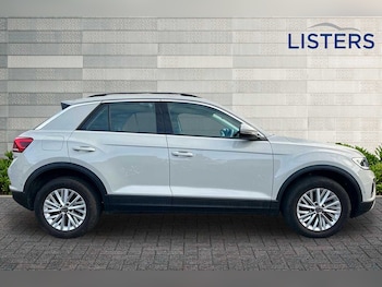 Used Volkswagen T-Roc 2022 for sale - 76800420: Photo