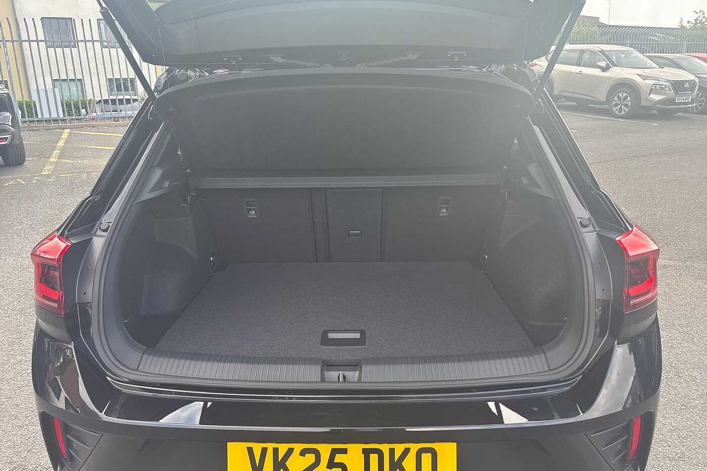 Used Volkswagen T-Roc 2025 for sale - 77177721: Photo 12