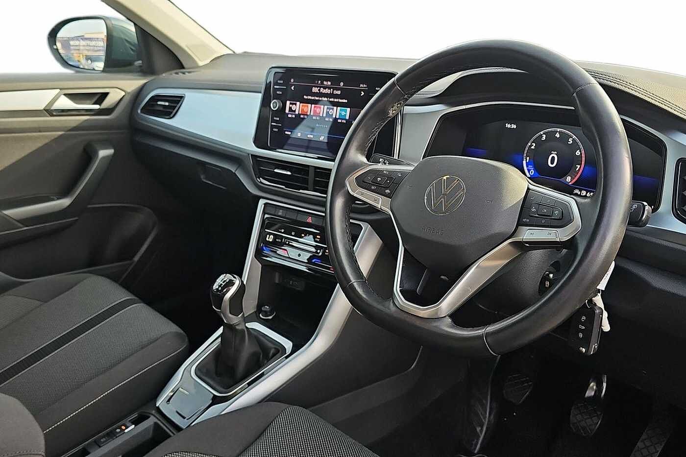 Used Volkswagen T-Roc 2022 for sale - 76111681: Photo 6