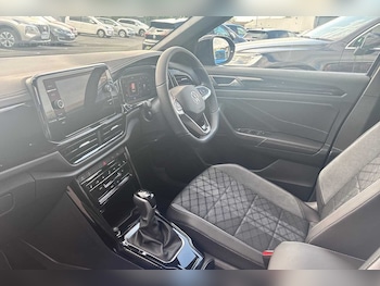 Used Volkswagen T-Roc 2025 for sale - 76110674: Photo 2