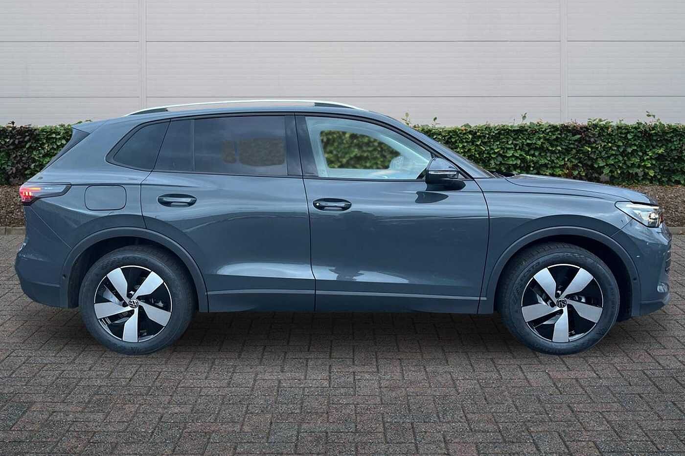 Used Volkswagen Tiguan 2025 for sale - 77176753: Photo 4