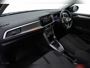 Used Volkswagen T-Roc 2023 for sale - 76888251: Photo