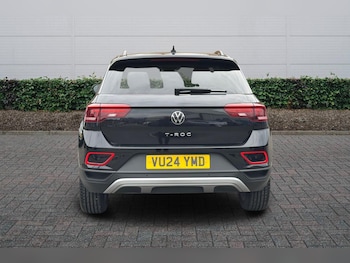 Used Volkswagen T-Roc 2024 for sale - 78463339: Photo