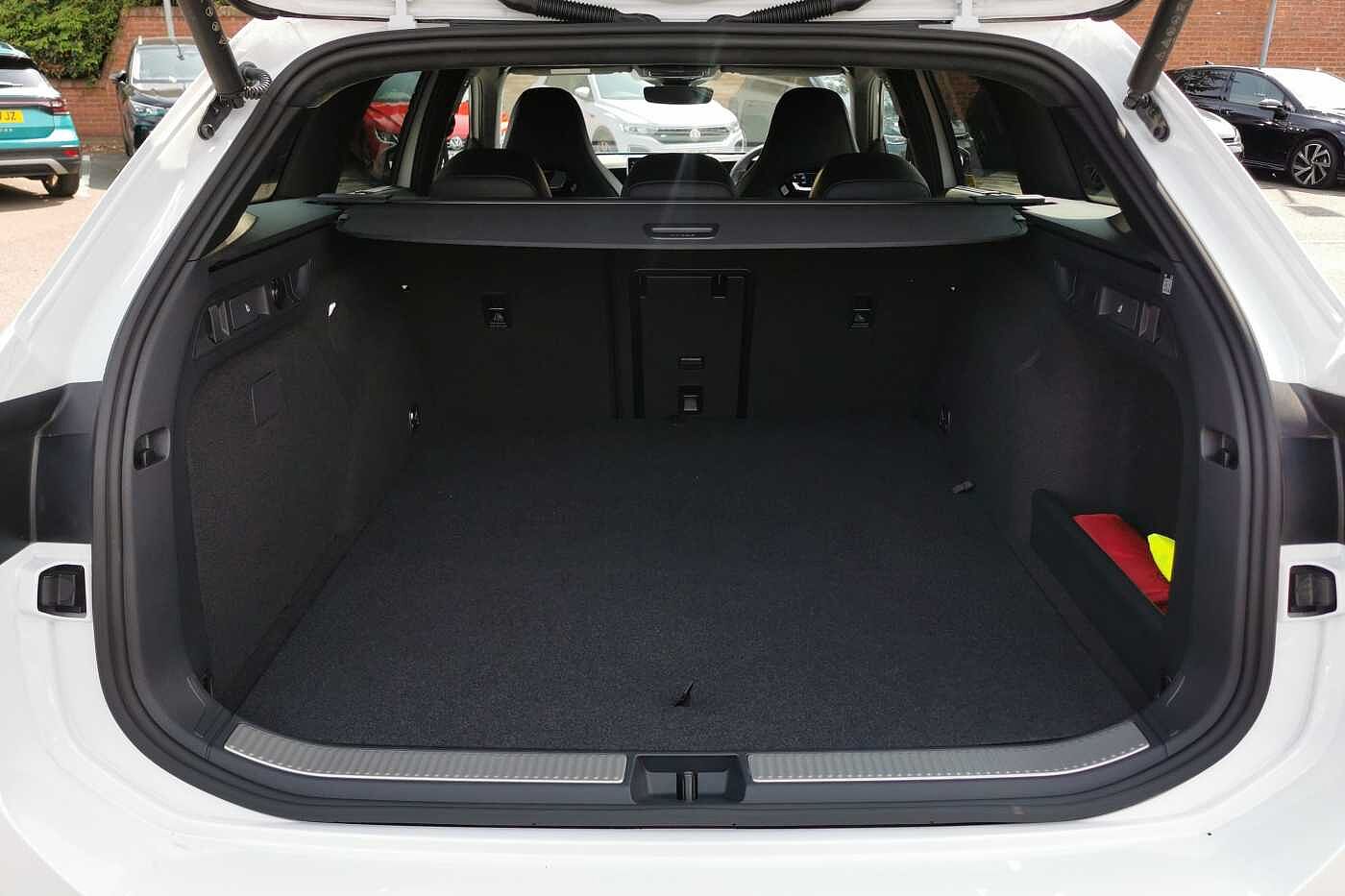 Used Volkswagen Passat 2025 for sale - 76110475: Photo 12