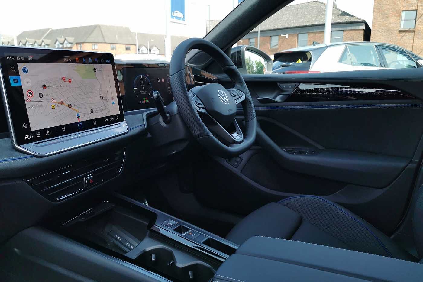 Used Volkswagen Passat 2025 for sale - 76110475: Photo 2