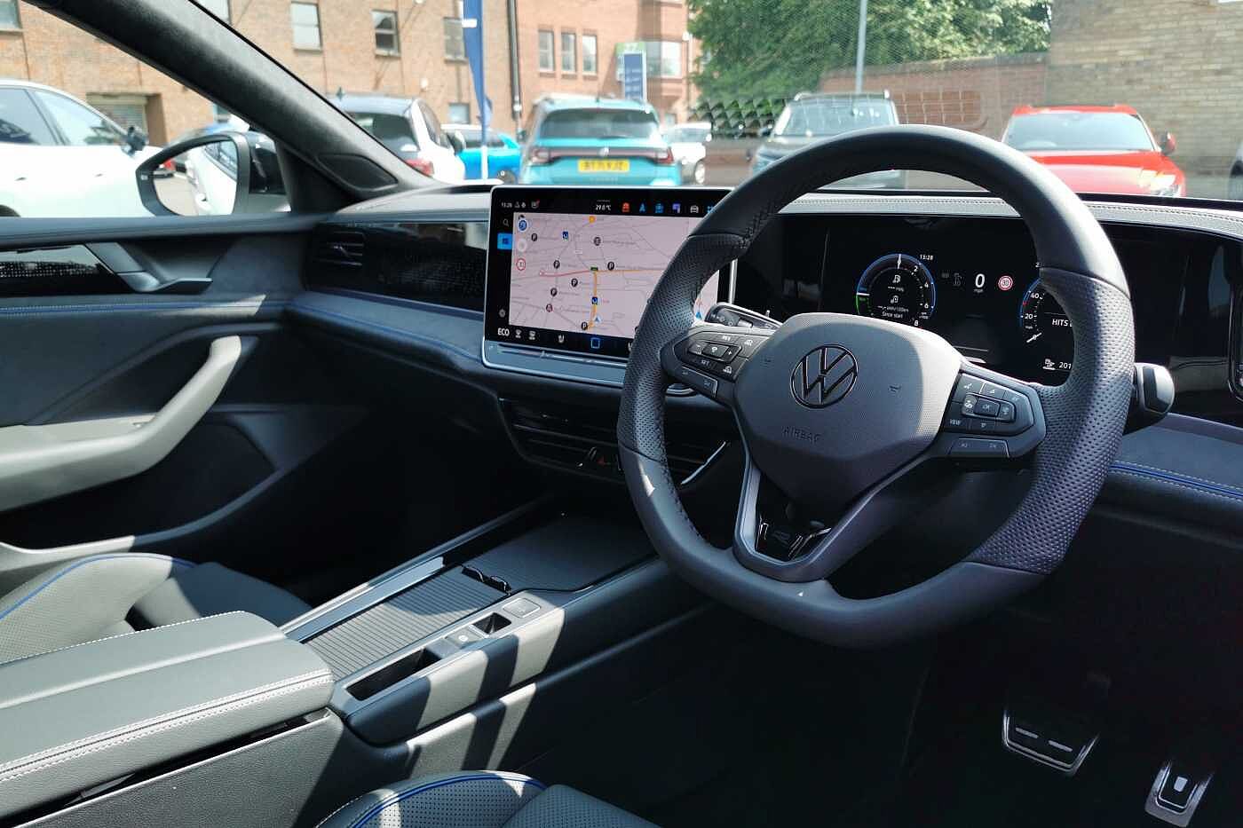 Used Volkswagen Passat 2025 for sale - 76110475: Photo 6