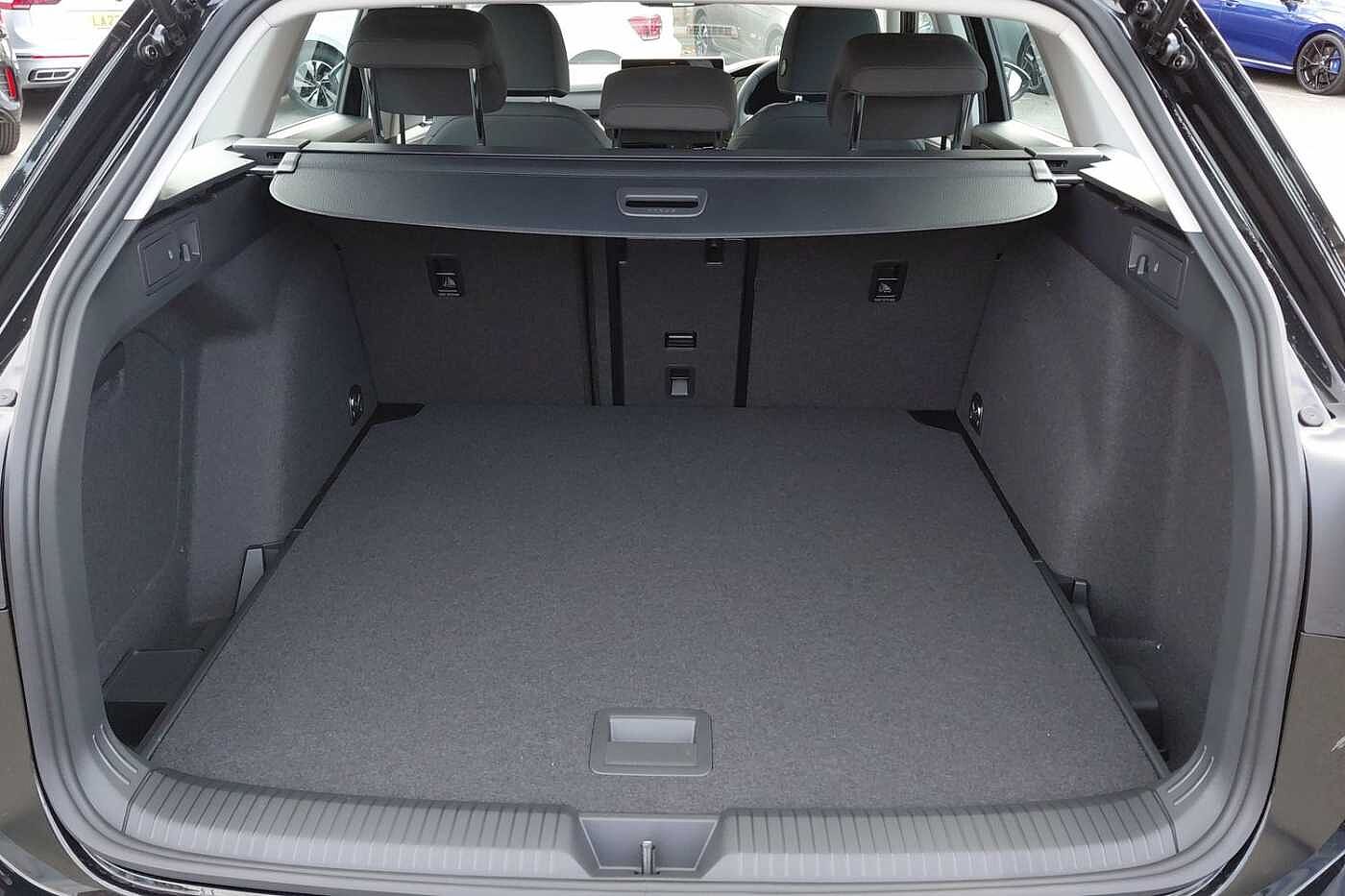 Used Volkswagen Golf 2025 for sale - 76410234: Photo 11