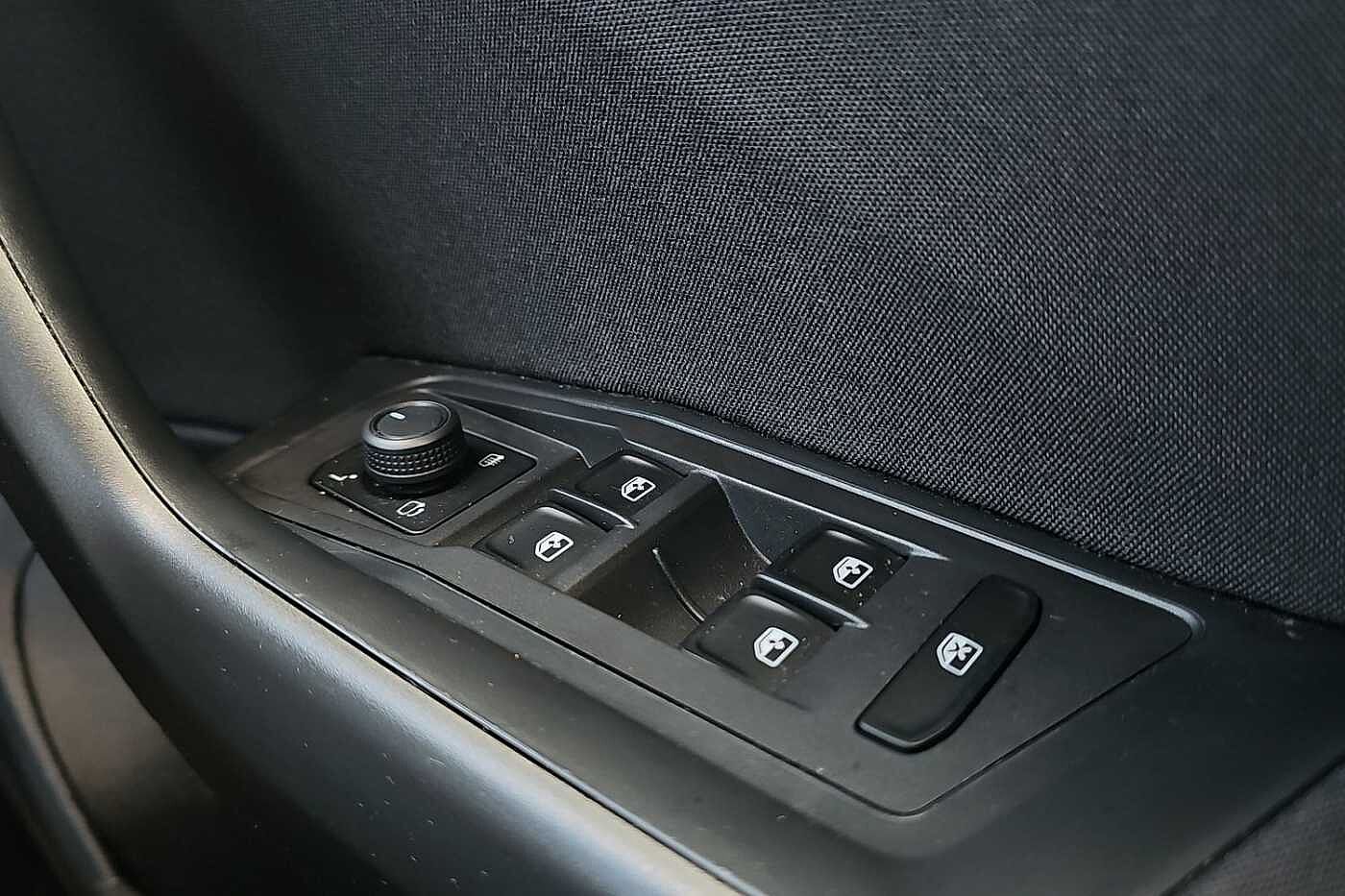 Used Volkswagen T-Roc 2023 for sale - 76111354: Photo 18