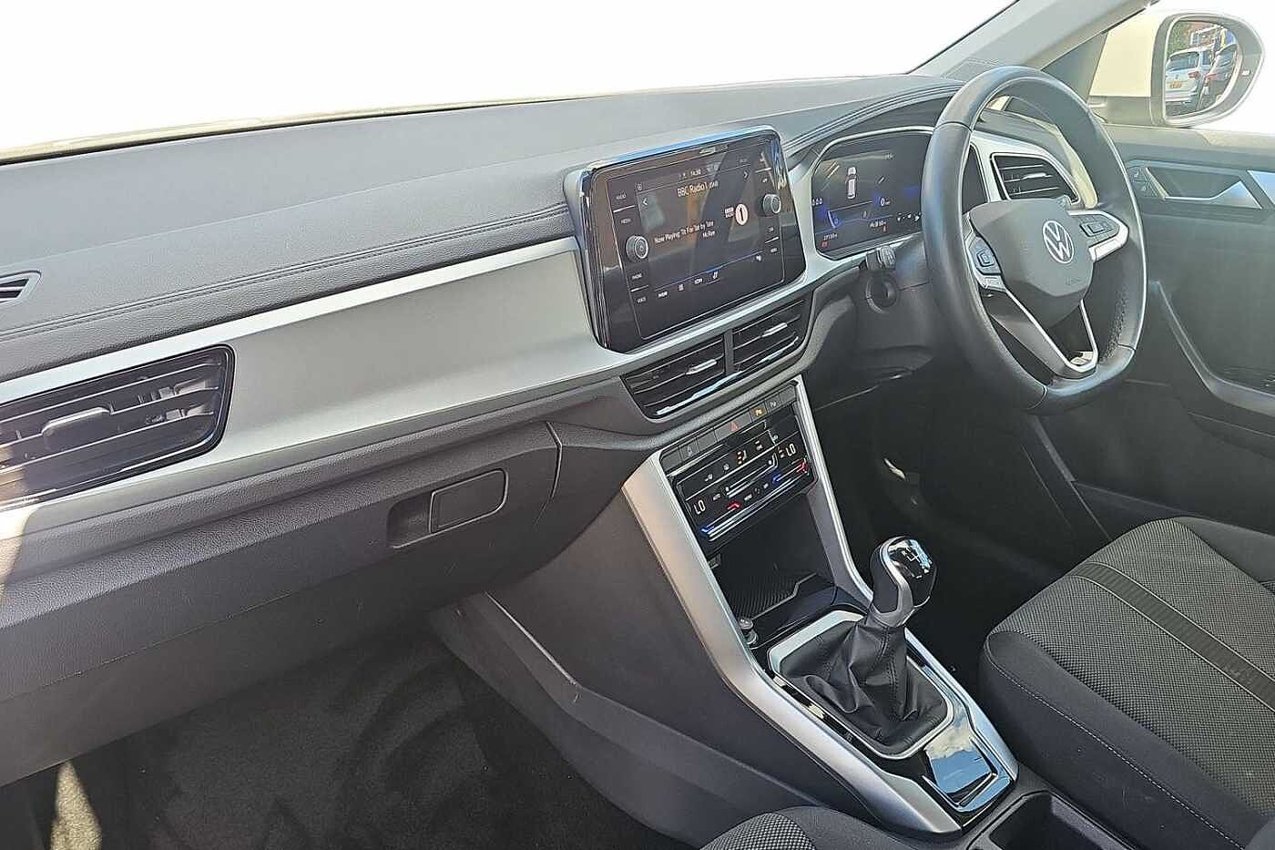 Used Volkswagen T-Roc 2023 for sale - 76111354: Photo 2