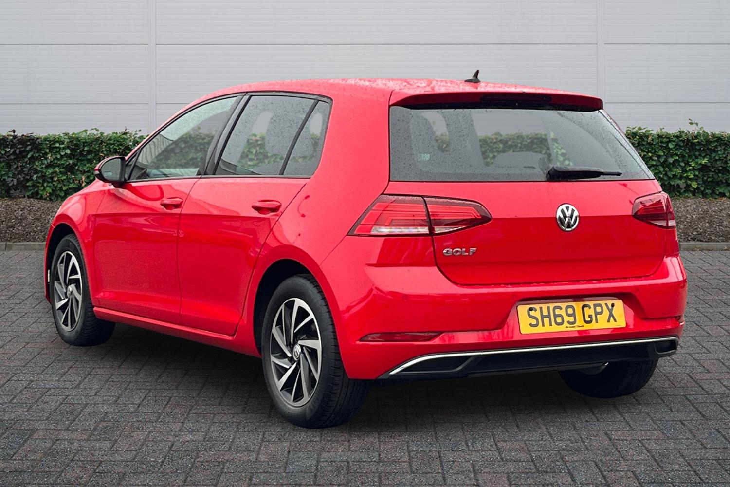 Used Volkswagen Golf 2019 for sale - 77910659: Photo 2