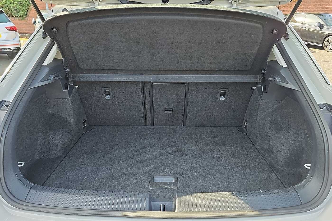 Used Volkswagen T-Roc 2022 for sale - 76110799: Photo 11