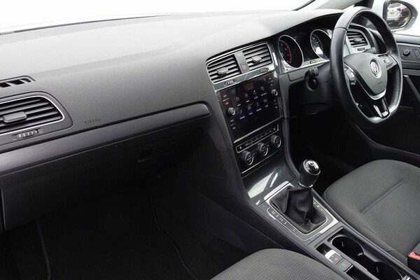 Used Volkswagen Golf 2020 for sale - 76111725: Photo 2